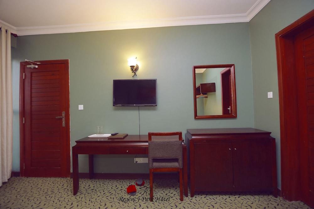 Regency Park Hotel Dar es Salaam Extérieur photo