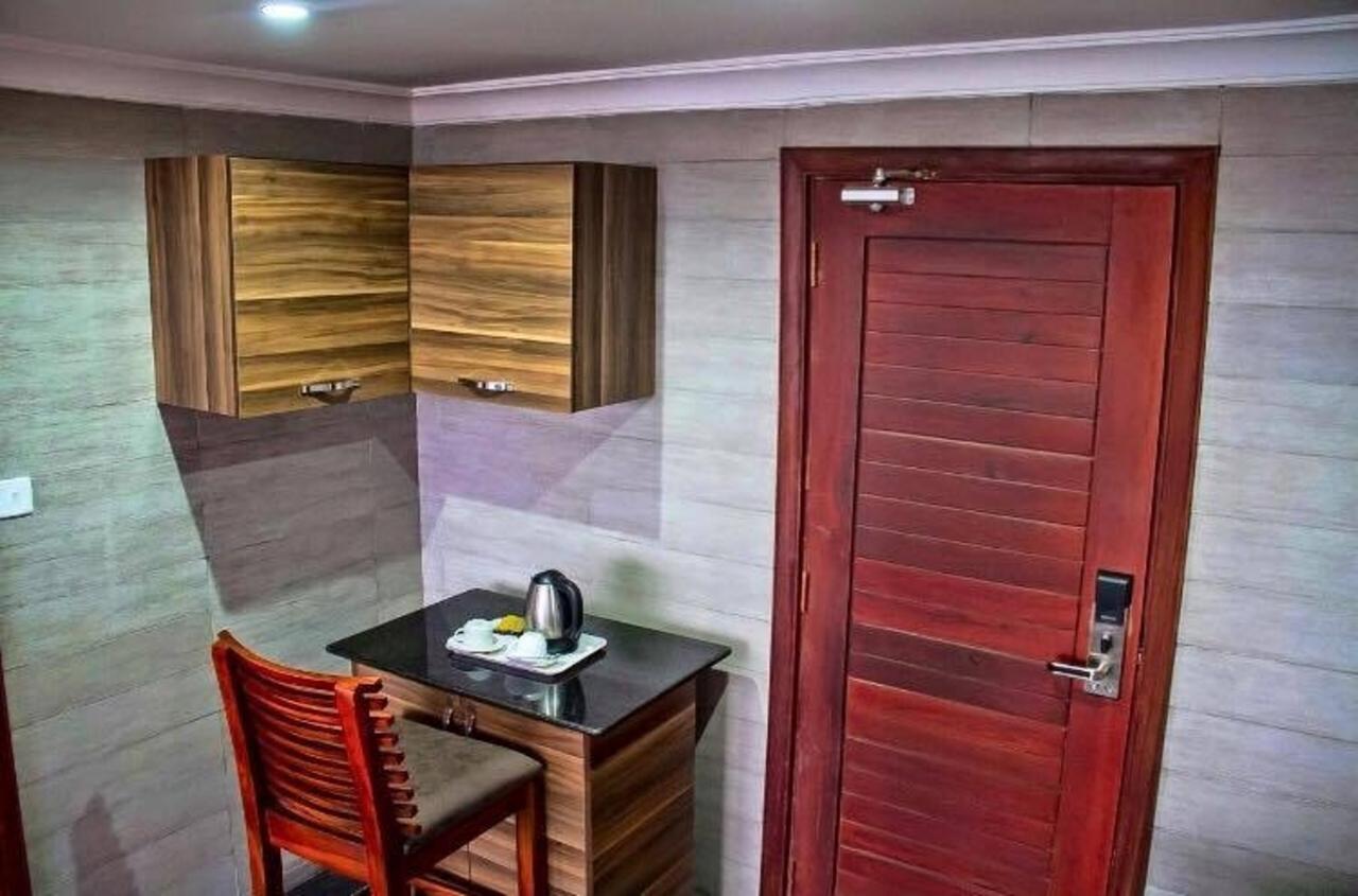 Regency Park Hotel Dar es Salaam Extérieur photo