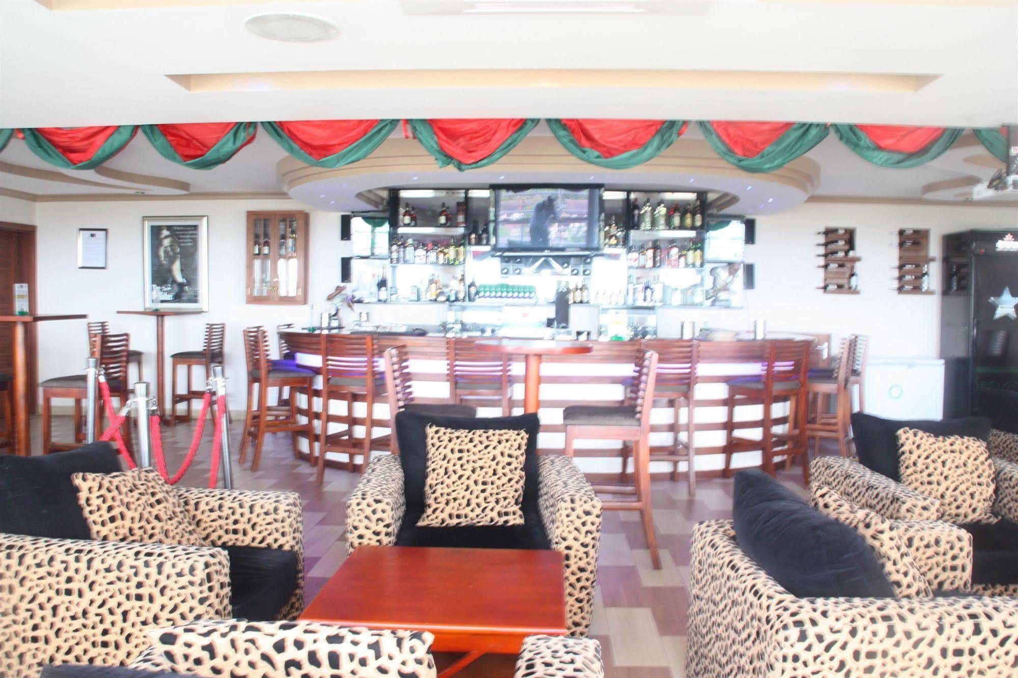 Regency Park Hotel Dar es Salaam Extérieur photo