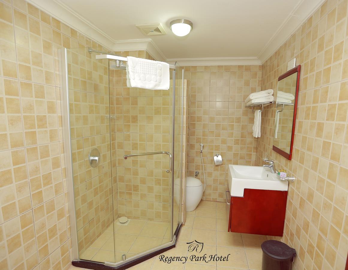 Regency Park Hotel Dar es Salaam Extérieur photo