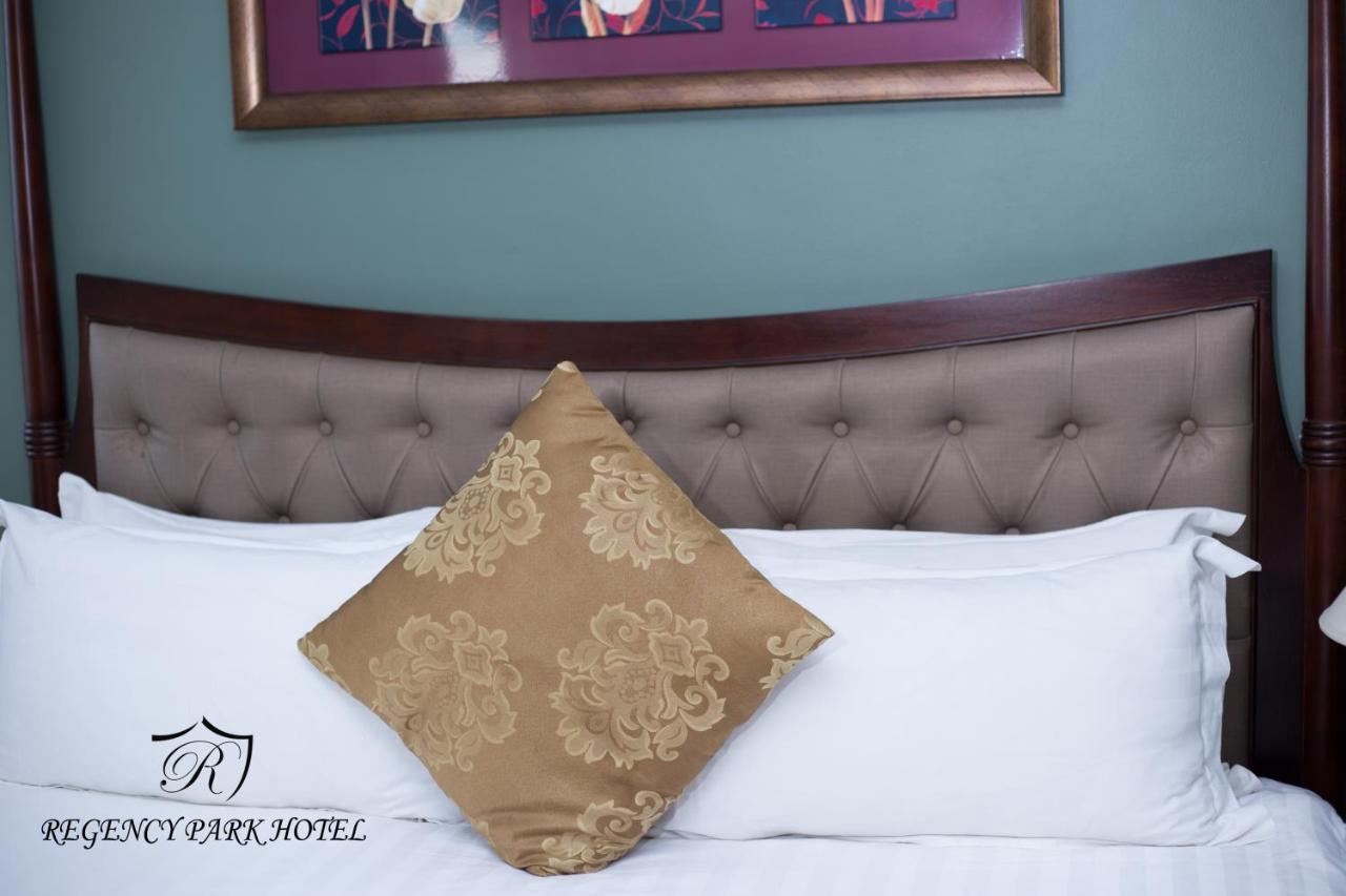 Regency Park Hotel Dar es Salaam Extérieur photo