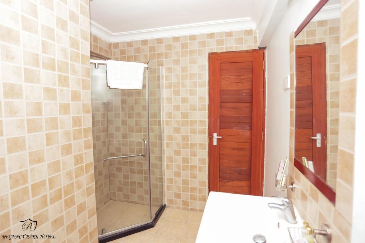 Regency Park Hotel Dar es Salaam Extérieur photo