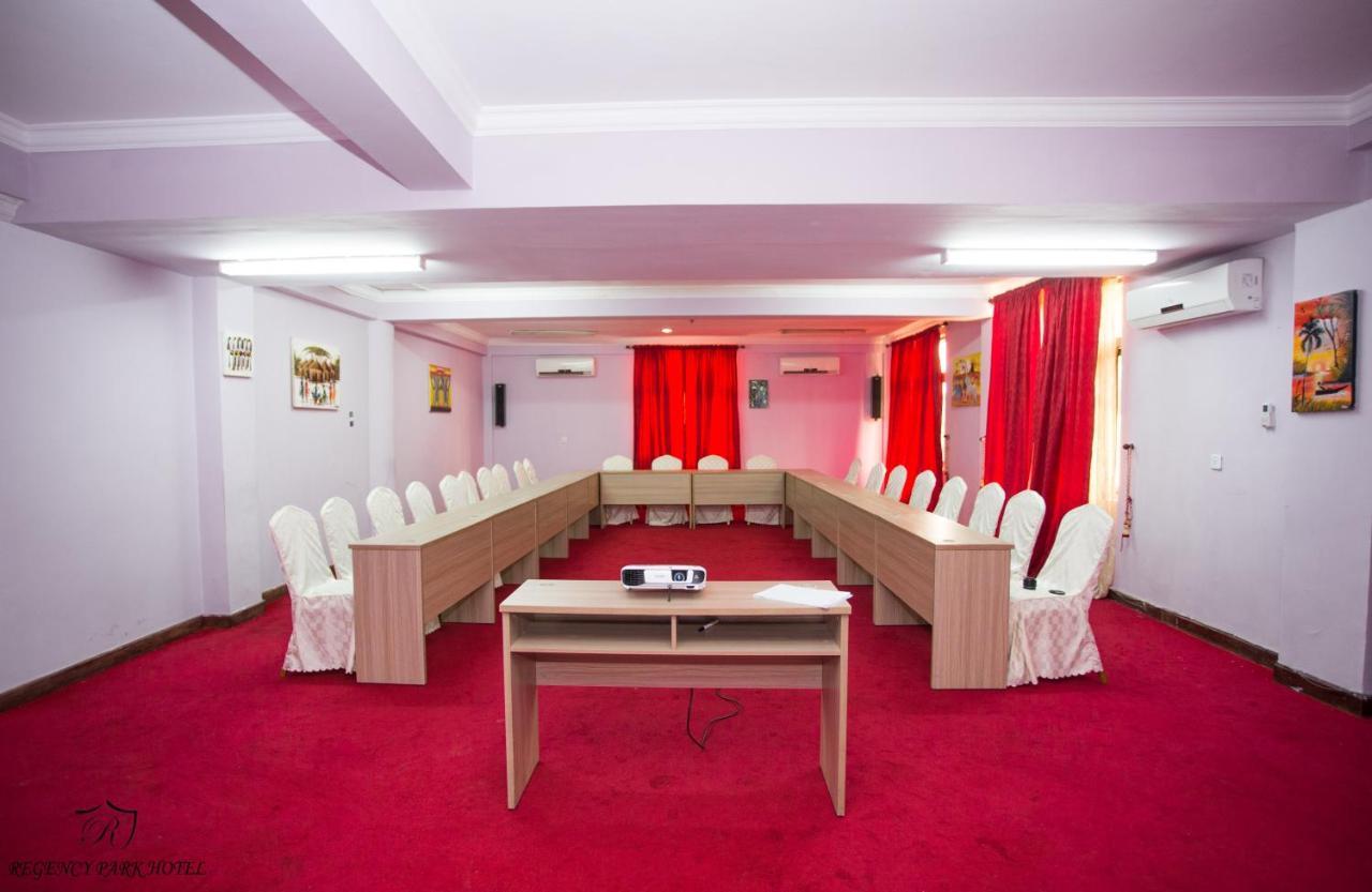 Regency Park Hotel Dar es Salaam Extérieur photo