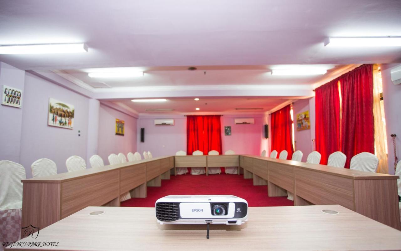 Regency Park Hotel Dar es Salaam Extérieur photo